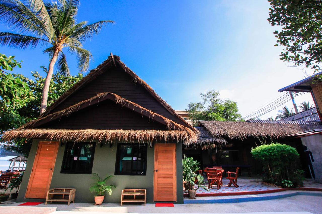 Bandon Beach Bar & Hostel (Adults Only) Lamai Beach  Exterior photo