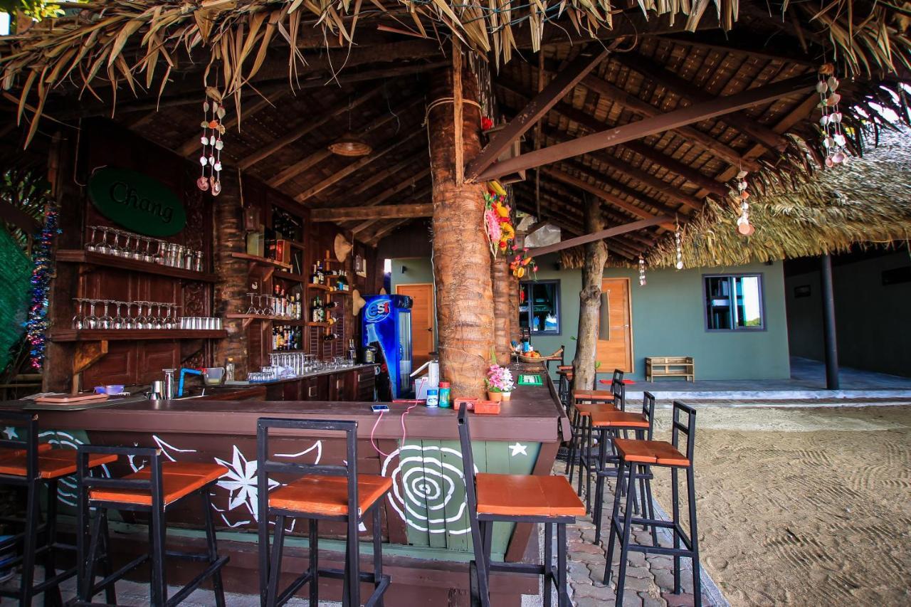 Bandon Beach Bar & Hostel (Adults Only) Lamai Beach  Exterior photo